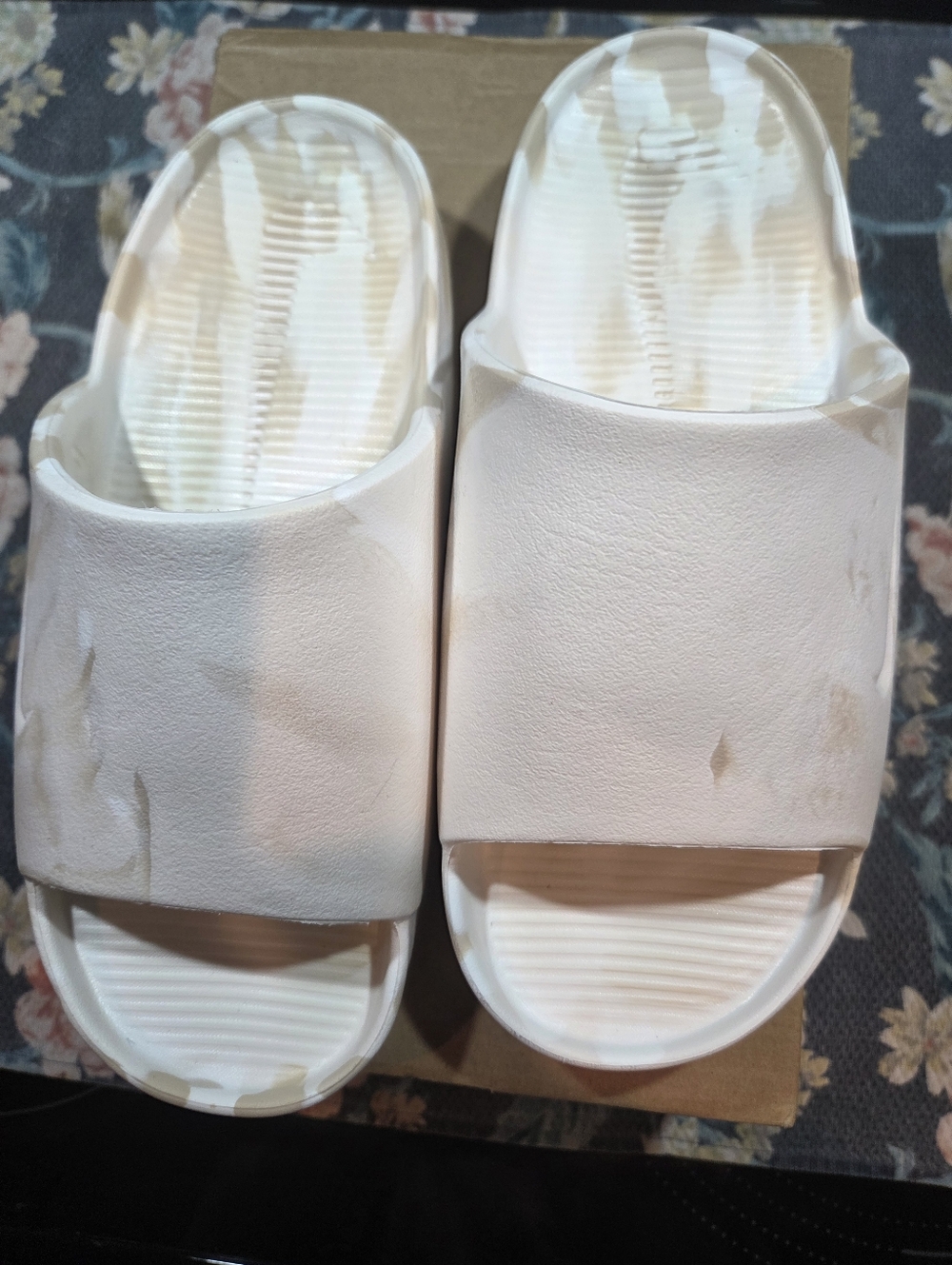 Women's NIKE Calm Slide, Size 6